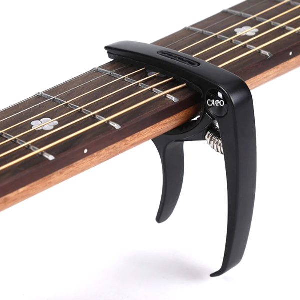 Kit Guitarra Sintonizador + Capotraste + Uñetas